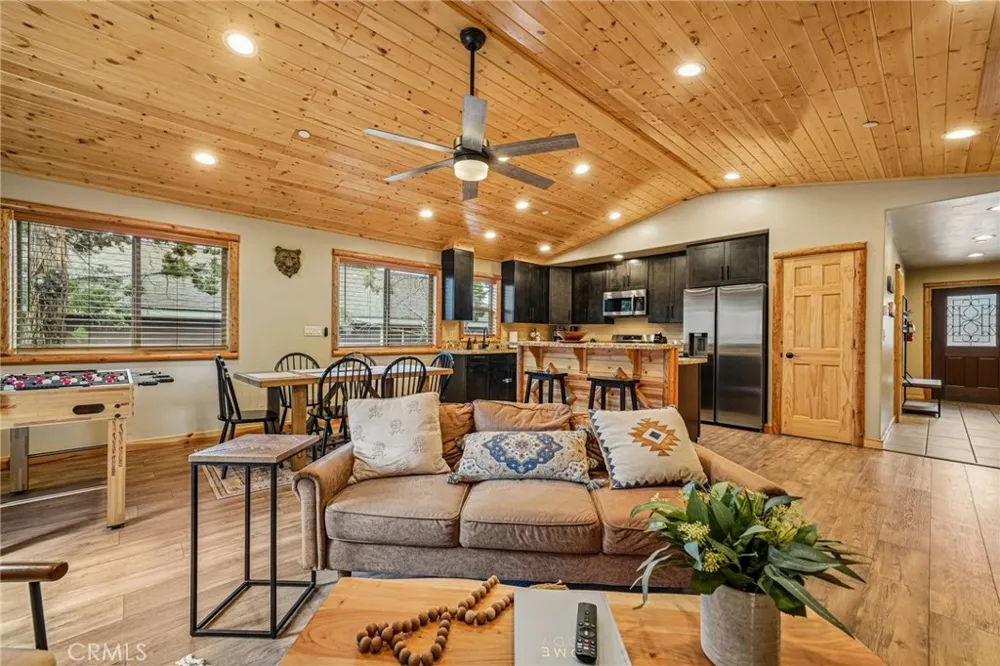 933 Spruce Big Bear City, CA 92314