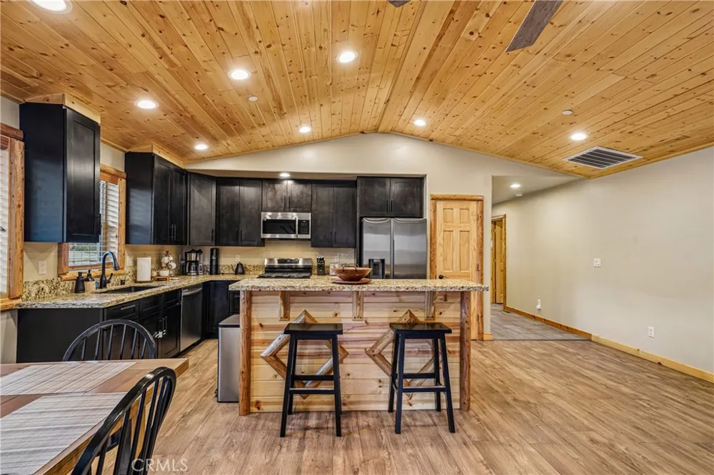 933 Spruce Big Bear City, CA 92314