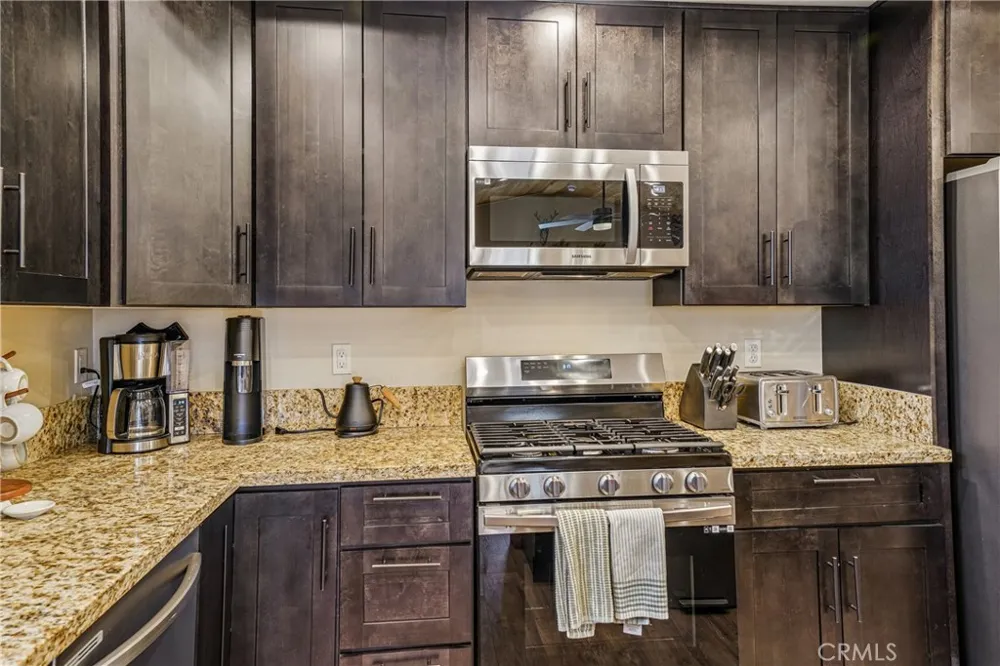 933 Spruce Big Bear City, CA 92314