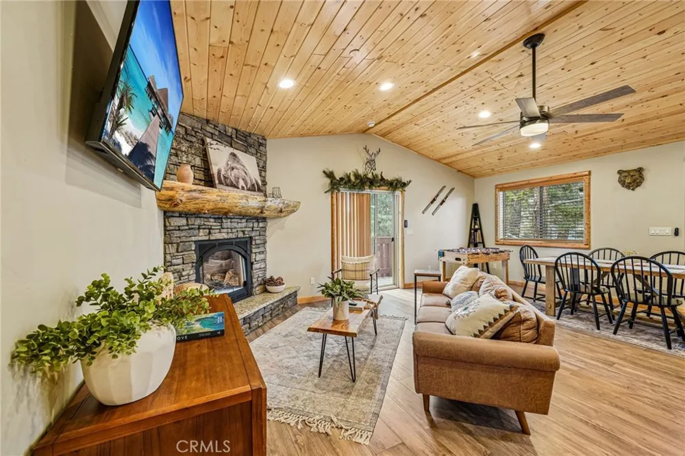 933 Spruce Big Bear City, CA 92314