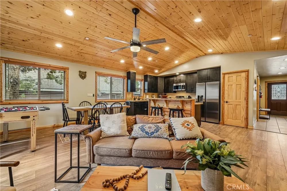 933 Spruce Big Bear City, CA 92314