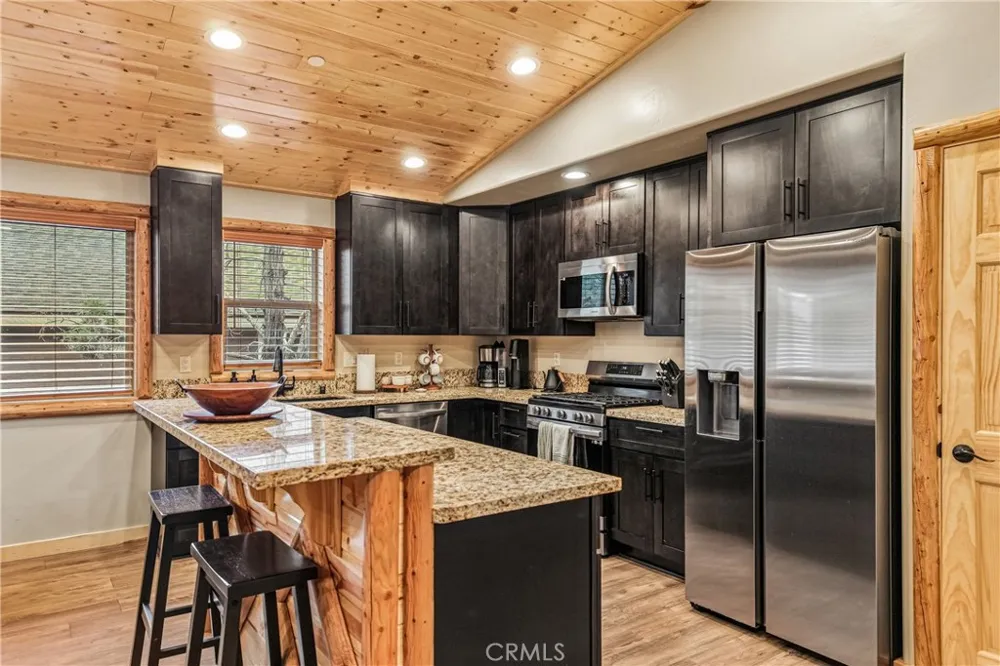 933 Spruce Big Bear City, CA 92314