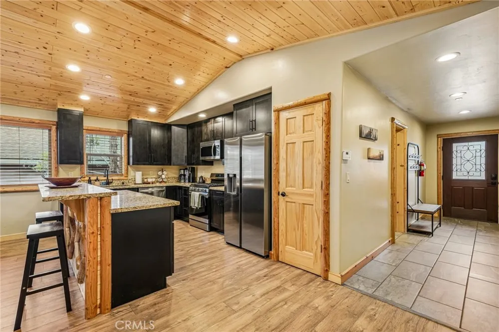 933 Spruce Big Bear City, CA 92314