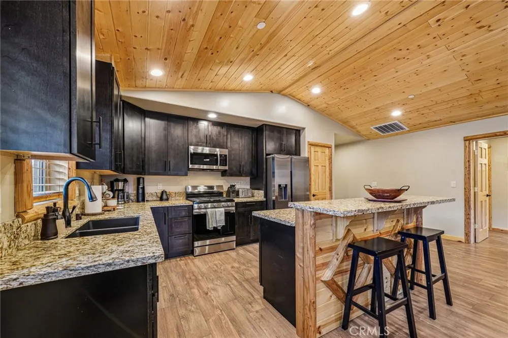 933 Spruce Big Bear City, CA 92314