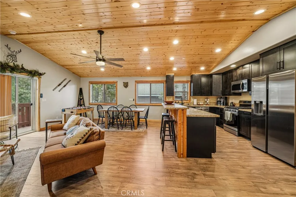 933 Spruce Big Bear City, CA 92314