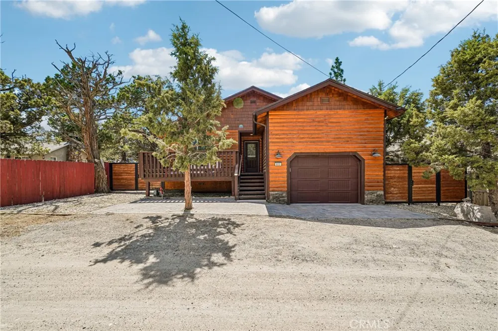 933 Spruce Big Bear City, CA 92314
