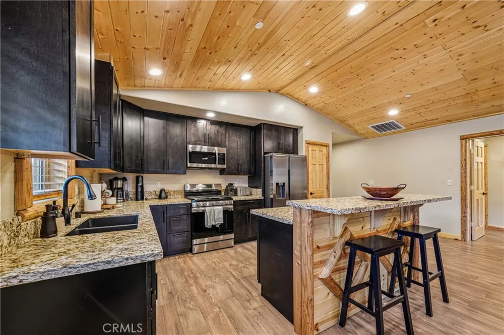933 Spruce Big Bear City, CA 92314