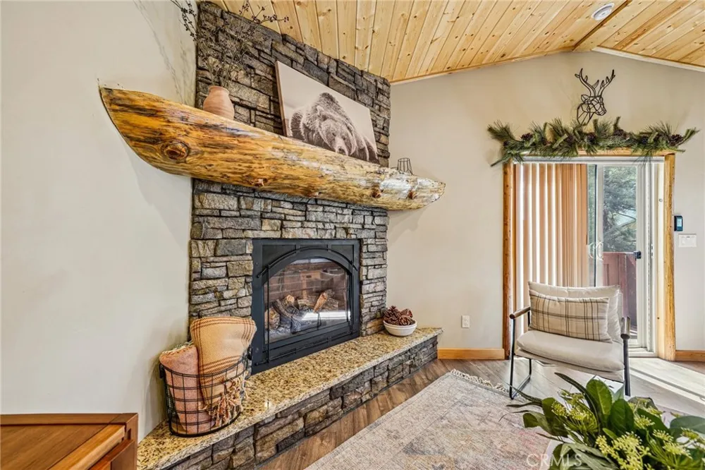 933 Spruce Big Bear City, CA 92314