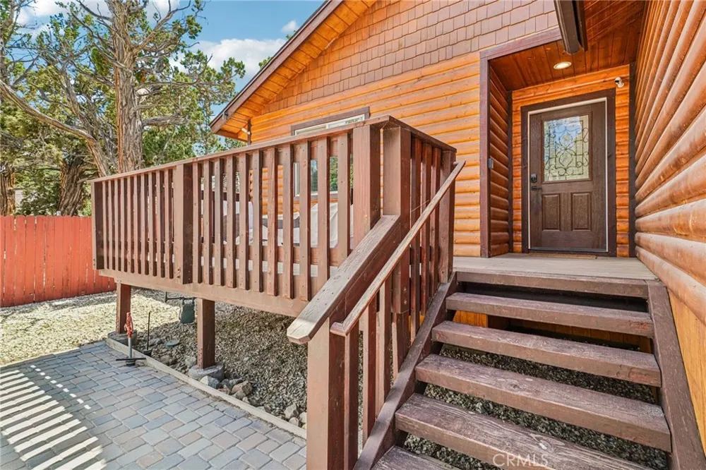 933 Spruce Big Bear City, CA 92314