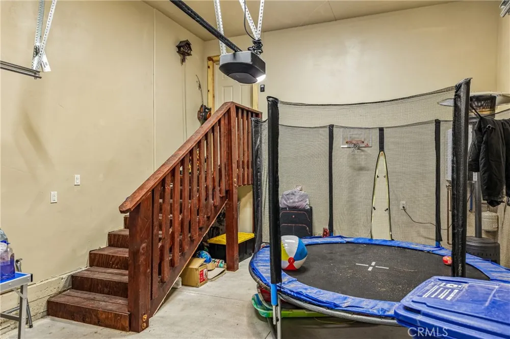 933 Spruce Big Bear City, CA 92314