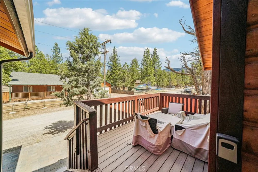 933 Spruce Big Bear City, CA 92314