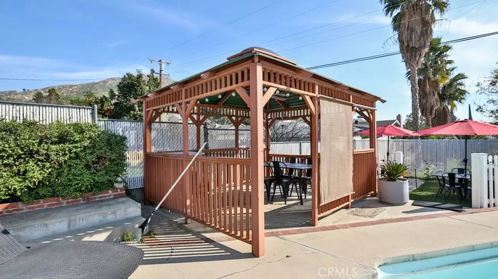 138 Green Oaks Drive Riverside, CA 92507