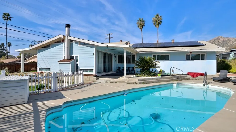 138 Green Oaks Drive Riverside, CA 92507