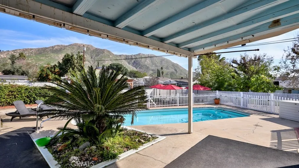 138 Green Oaks Drive Riverside, CA 92507