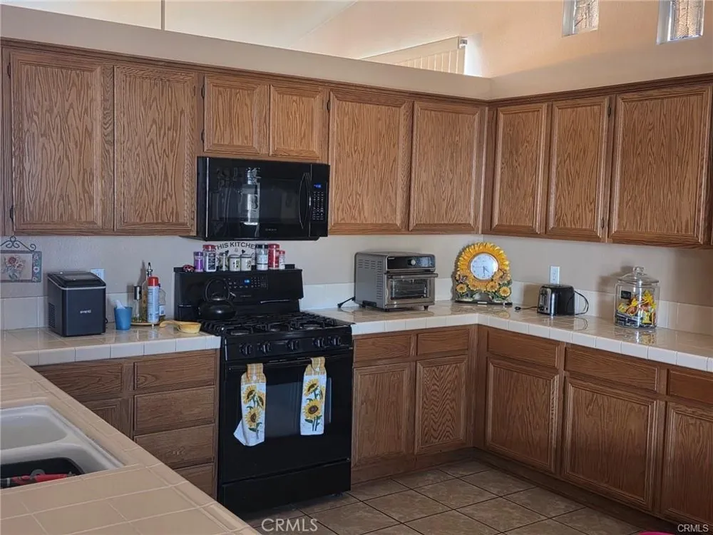 21224 Vidal Court Apple Valley, CA 92308
