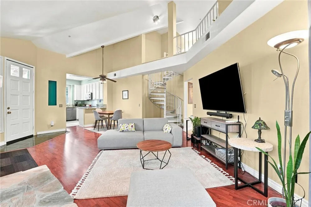 13307 Verona Tustin, CA 92782