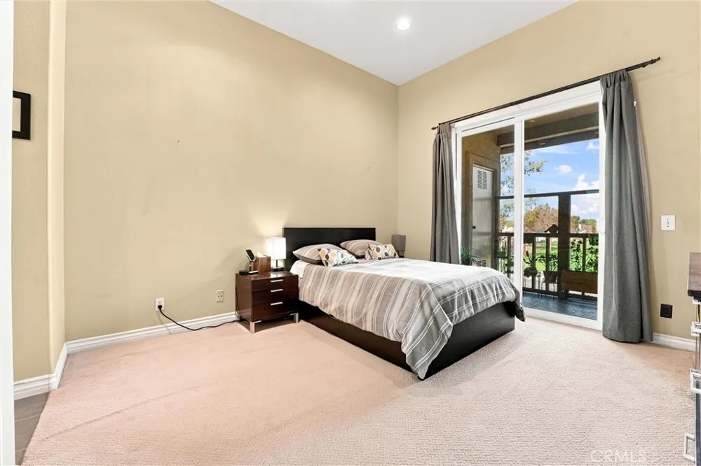 13307 Verona Tustin, CA 92782