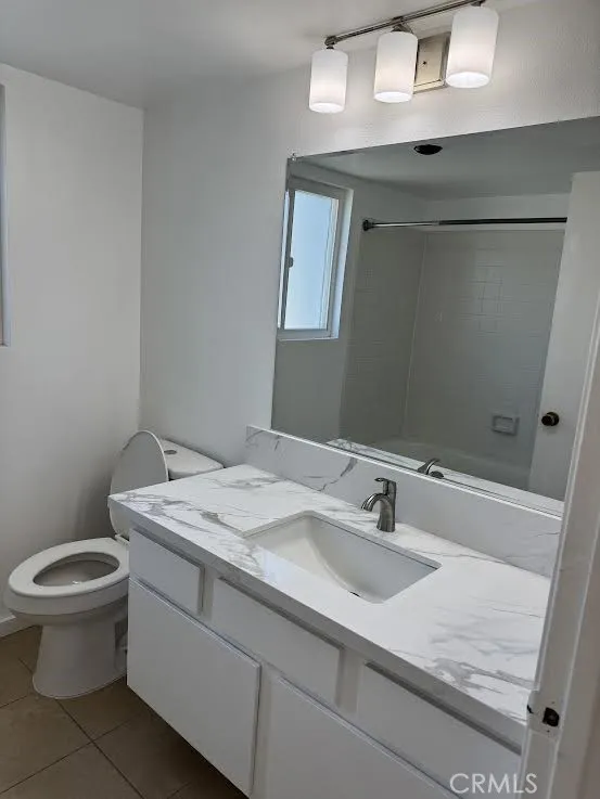 2217 Alabama #C Huntington Beach, CA 92648