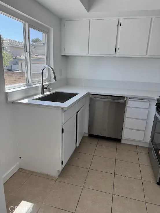 2217 Alabama #C Huntington Beach, CA 92648