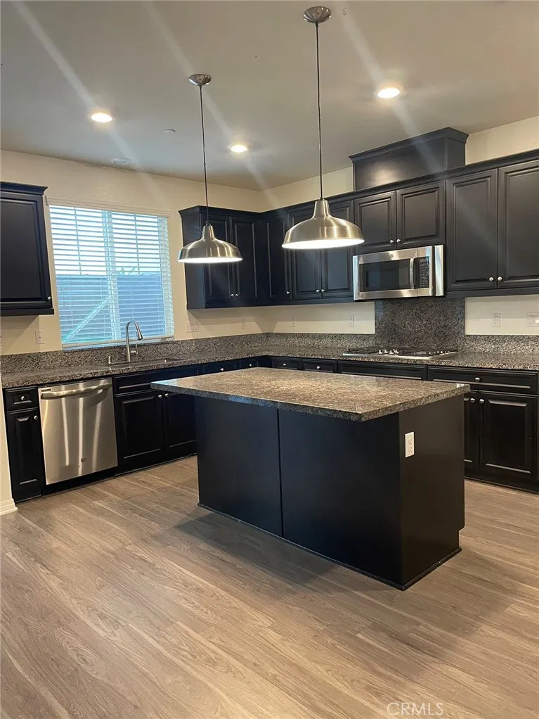 3273 E Yosemite Ontario, CA 91762