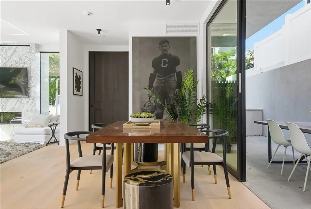 400 Heliotrope Corona del Mar, CA 92625