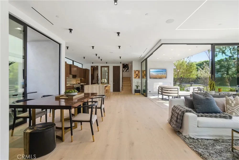 400 Heliotrope Corona del Mar, CA 92625