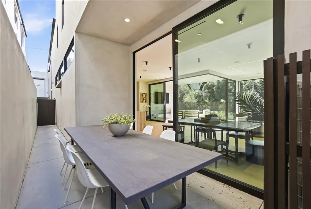 400 Heliotrope Corona del Mar, CA 92625
