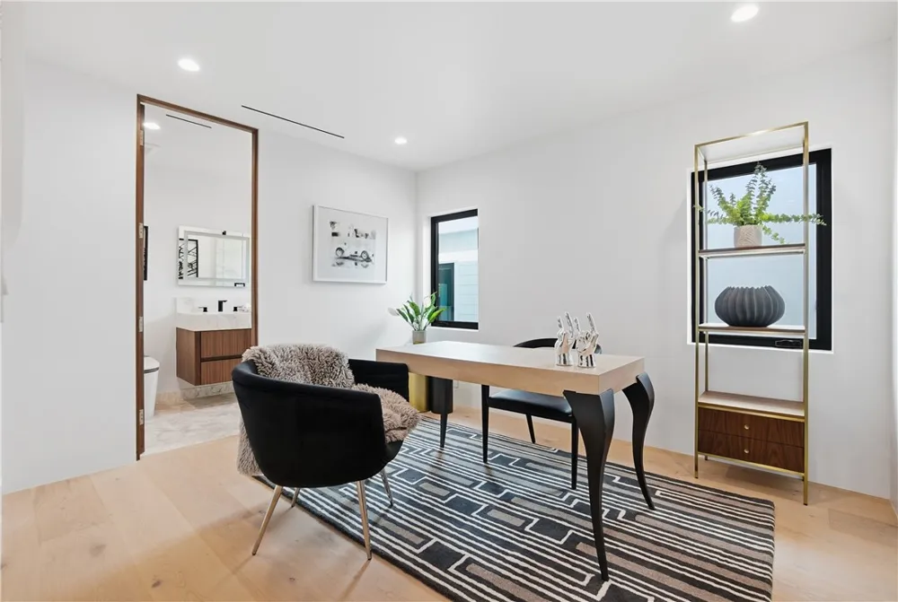 400 Heliotrope Corona del Mar, CA 92625