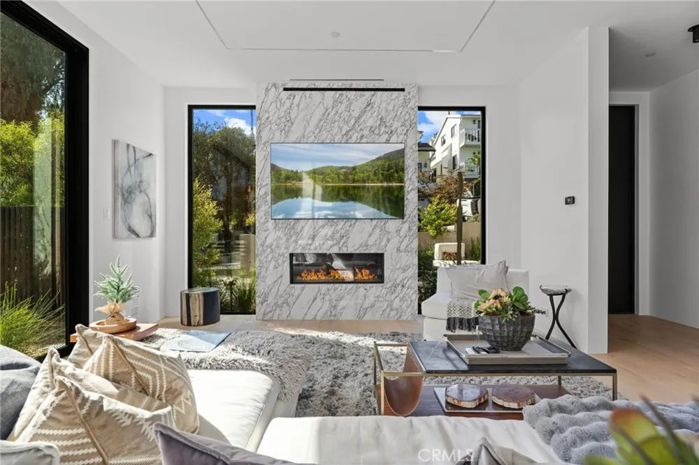 400 Heliotrope Corona del Mar, CA 92625