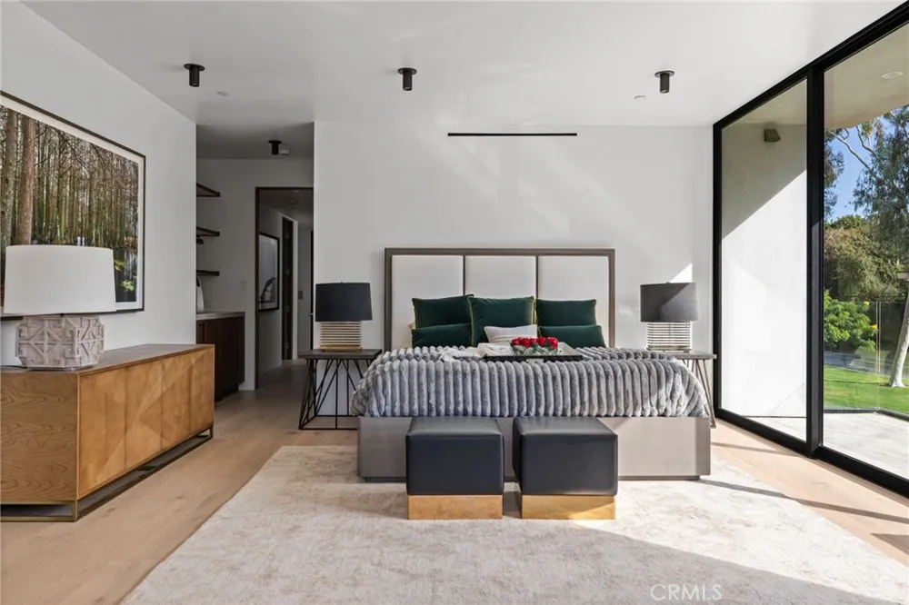 400 Heliotrope Corona del Mar, CA 92625