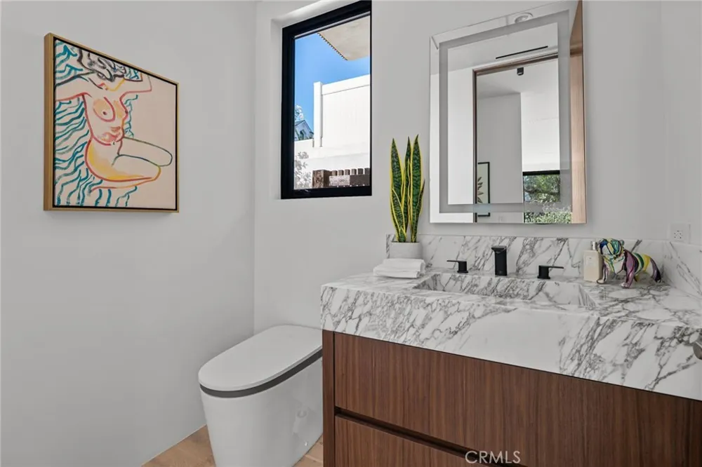 400 Heliotrope Corona del Mar, CA 92625