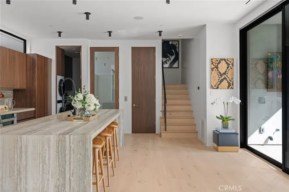 400 Heliotrope Corona del Mar, CA 92625
