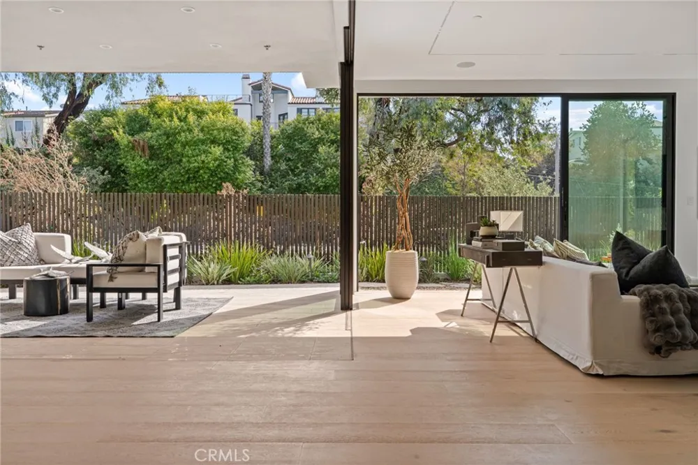 400 Heliotrope Corona del Mar, CA 92625