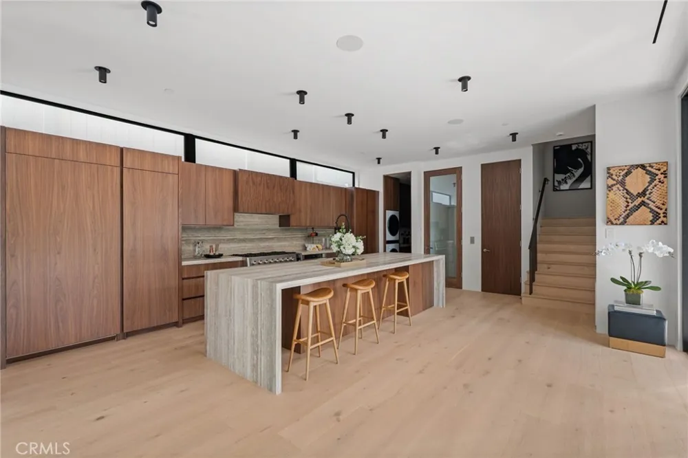 400 Heliotrope Corona del Mar, CA 92625