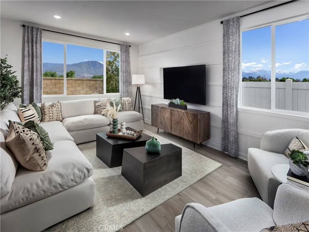 2038 Grapefruit Street Redlands, CA 92374