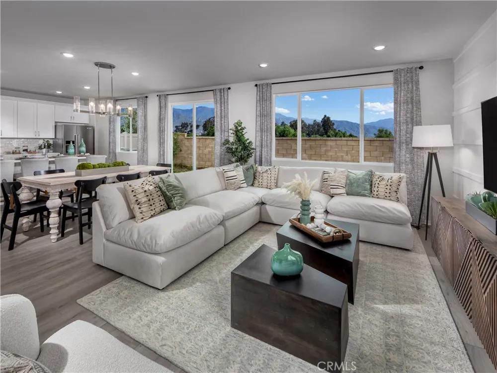 2038 Grapefruit Street Redlands, CA 92374
