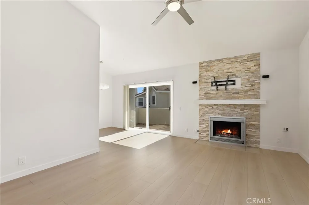 549 Springbrook Irvine, CA 92614
