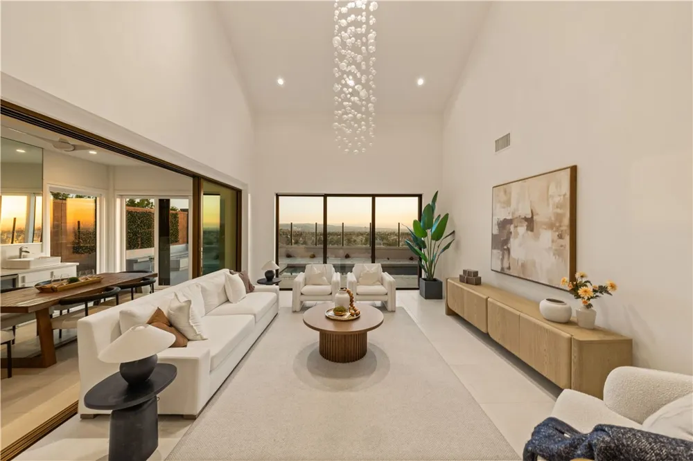137 Trumpet Flower Irvine, CA 92618