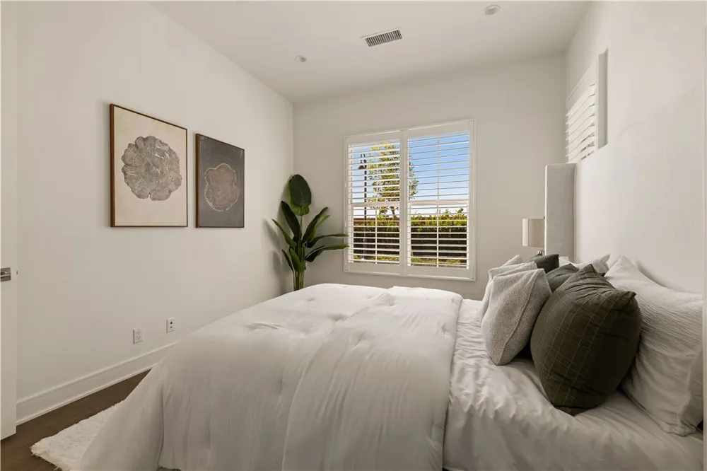 137 Trumpet Flower Irvine, CA 92618