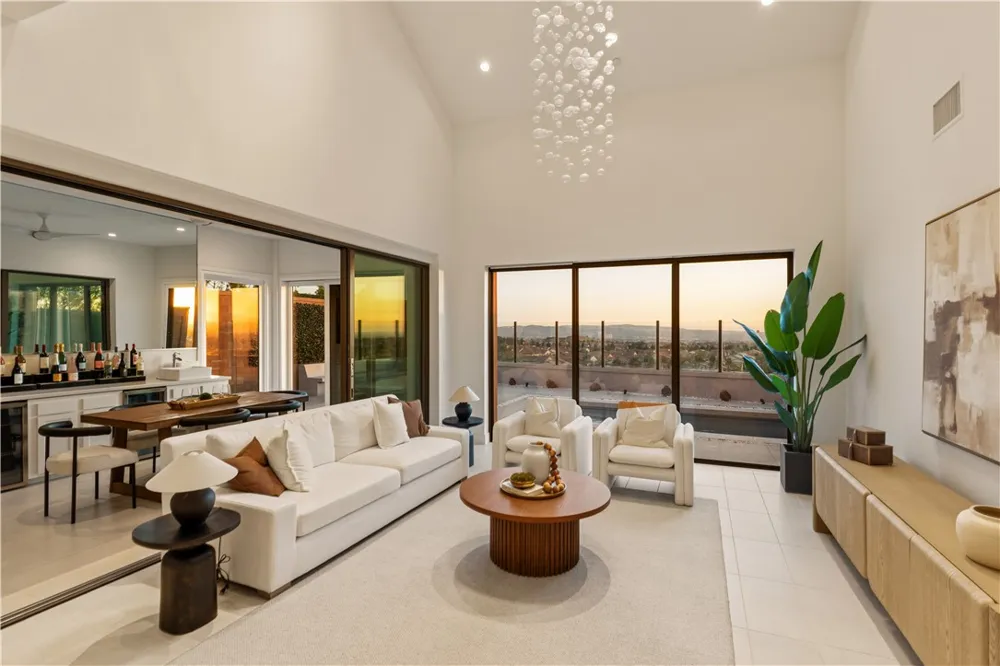 137 Trumpet Flower Irvine, CA 92618