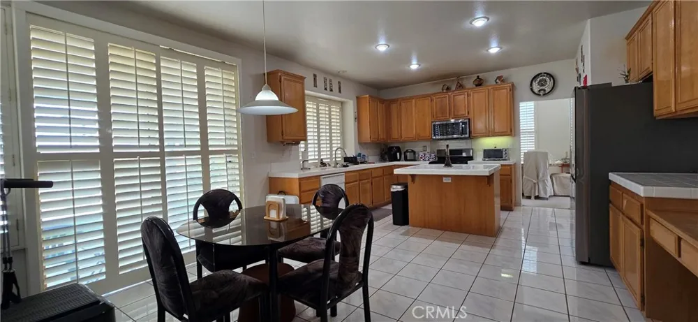 1075 Nighthawk Corona, CA 92881