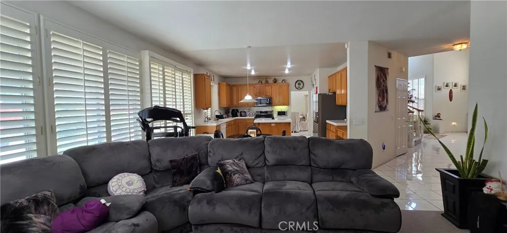 1075 Nighthawk Corona, CA 92881