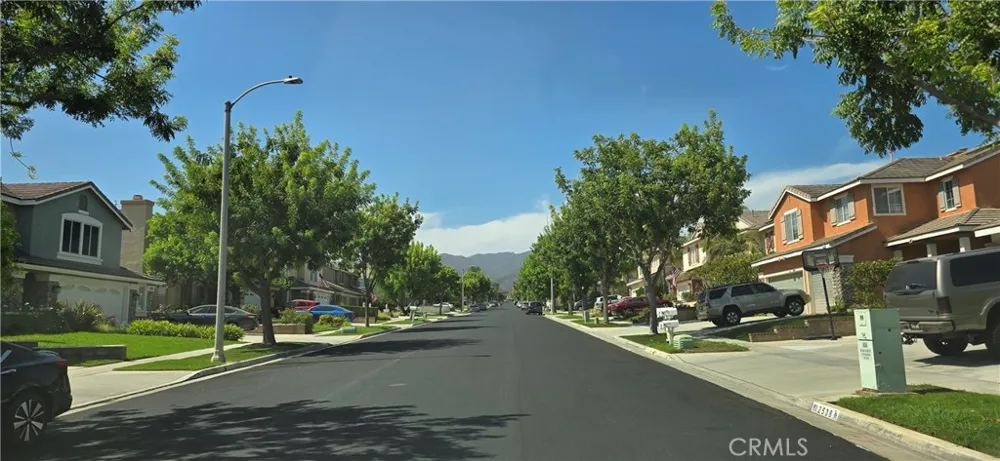 1075 Nighthawk Corona, CA 92881