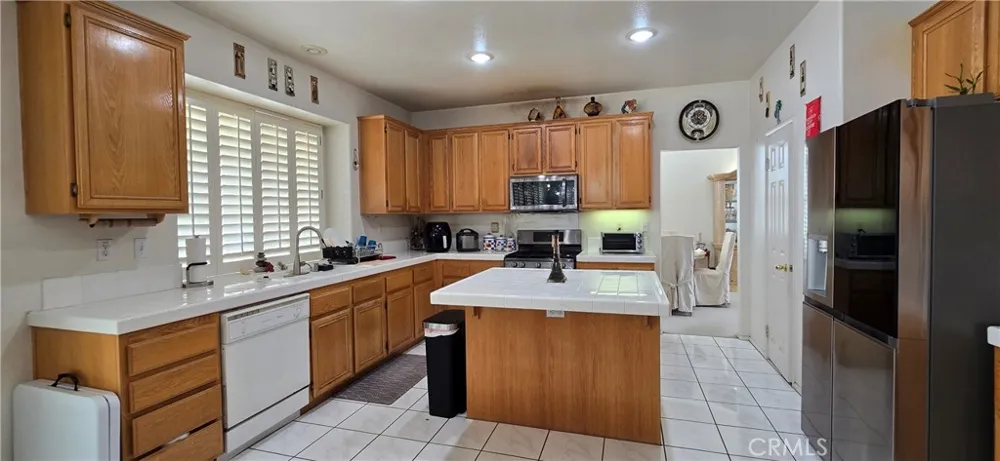 1075 Nighthawk Corona, CA 92881