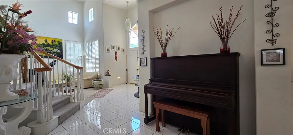 1075 Nighthawk Corona, CA 92881