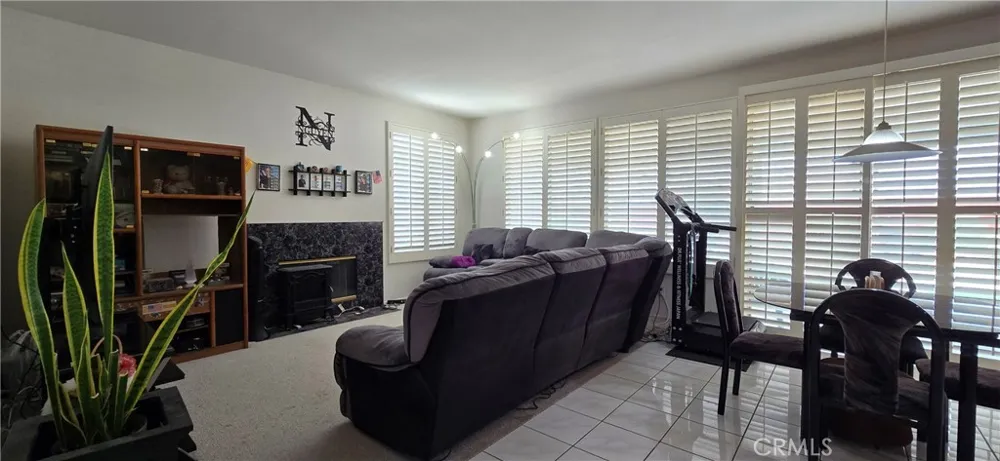 1075 Nighthawk Corona, CA 92881