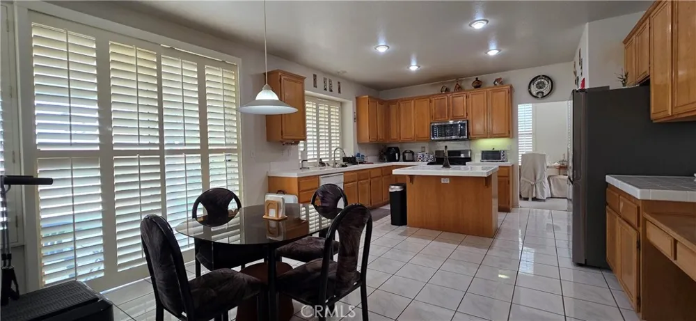 1075 Nighthawk Corona, CA 92881