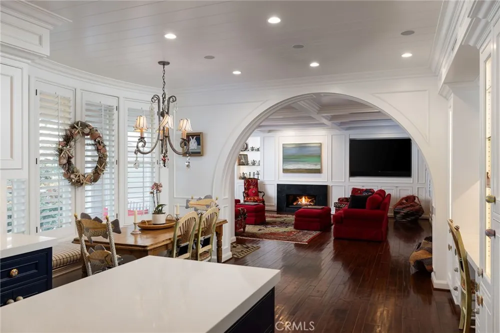19609 Mayfield Circle Huntington Beach, CA 92648