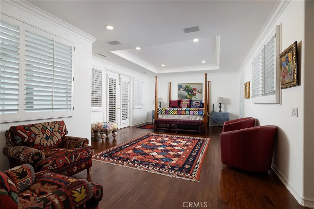 19609 Mayfield Circle Huntington Beach, CA 92648