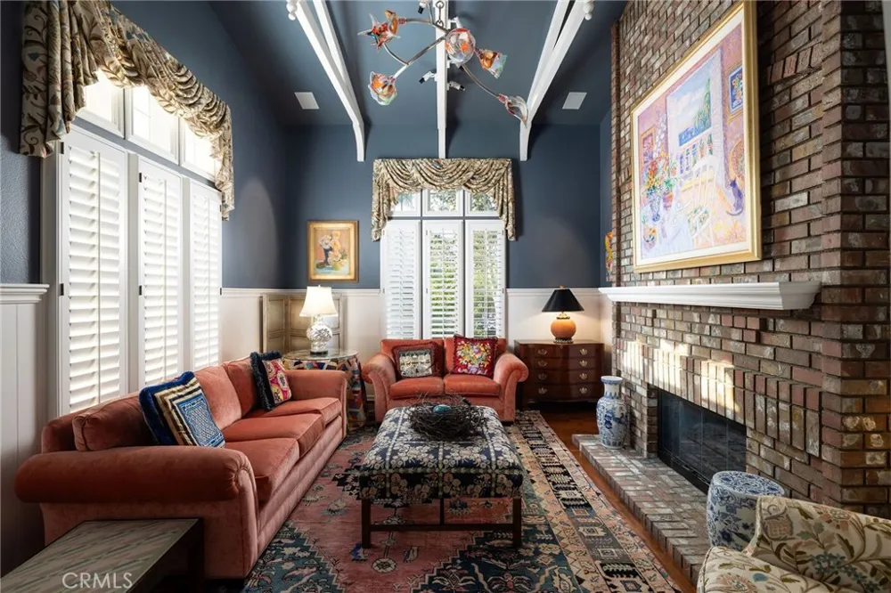 19609 Mayfield Circle Huntington Beach, CA 92648